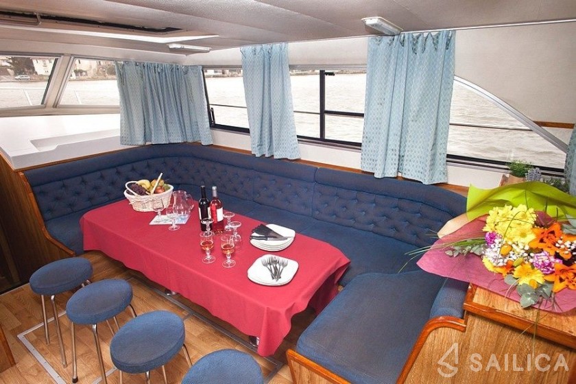 Le Boat Grand Classique - Yacht Charter Sailica