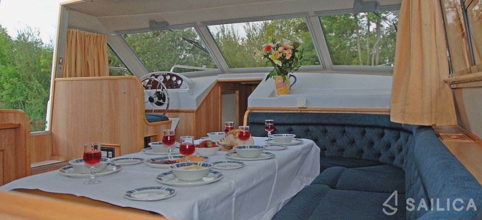 Le Boat Grand Classique - Yacht Charter Sailica
