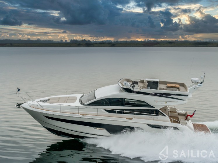 Fairline Squadron 50 - Yacht Charter Sailica