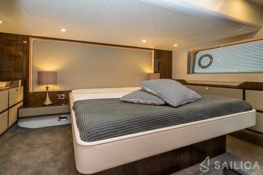 Fairline Squadron 50 - Yacht Charter Sailica