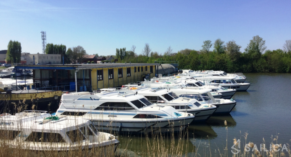 Le Boat Grand Classique - Yacht Charter Sailica
