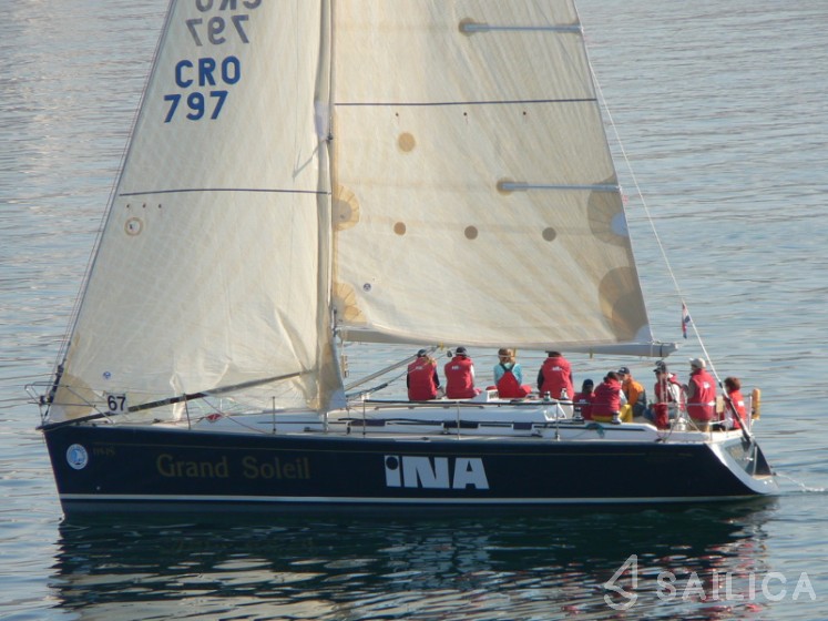 Grand Soleil 40 R - Yacht Charter Sailica