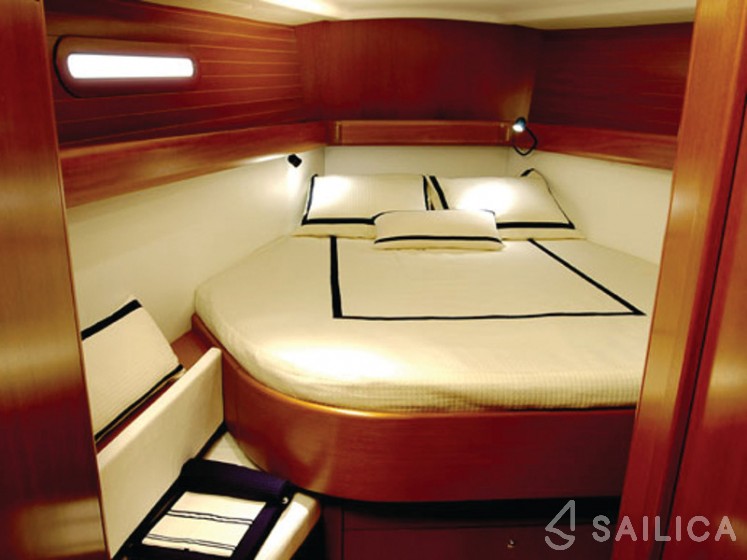Grand Soleil 40 R - Yacht Charter Sailica