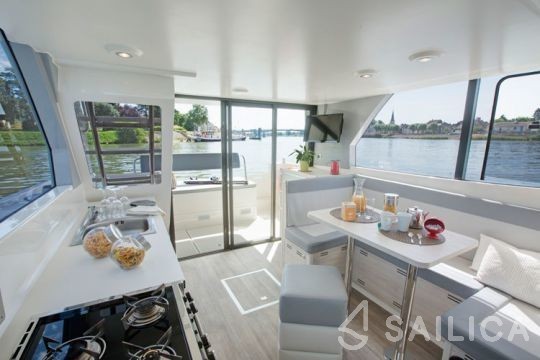 Le Boat Horizon 2 - Yacht Charter Sailica