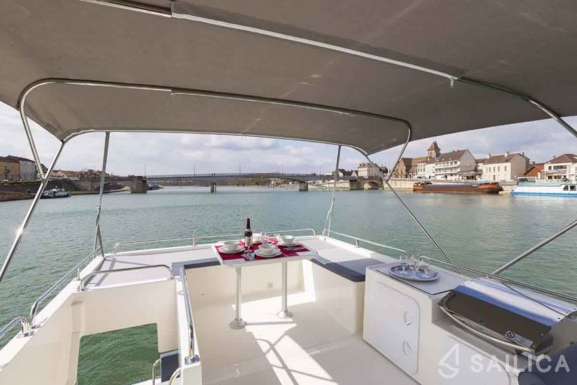 Le Boat Horizon 2 - Yacht Charter Sailica