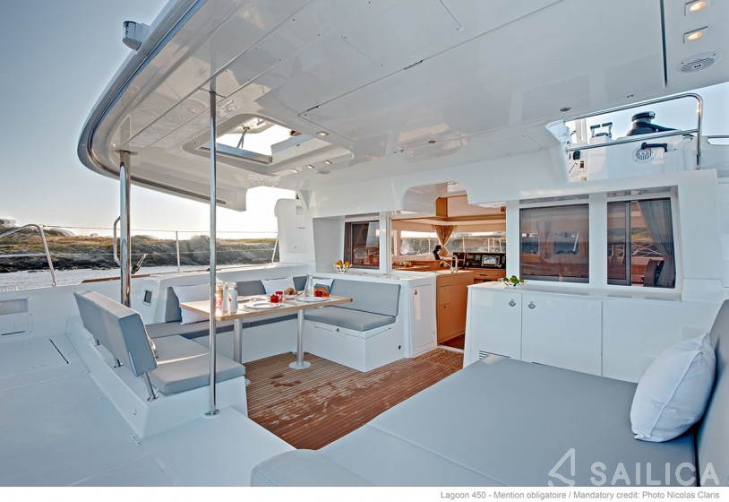 Lagoon 450  Flybridge - Yacht Charter Sailica