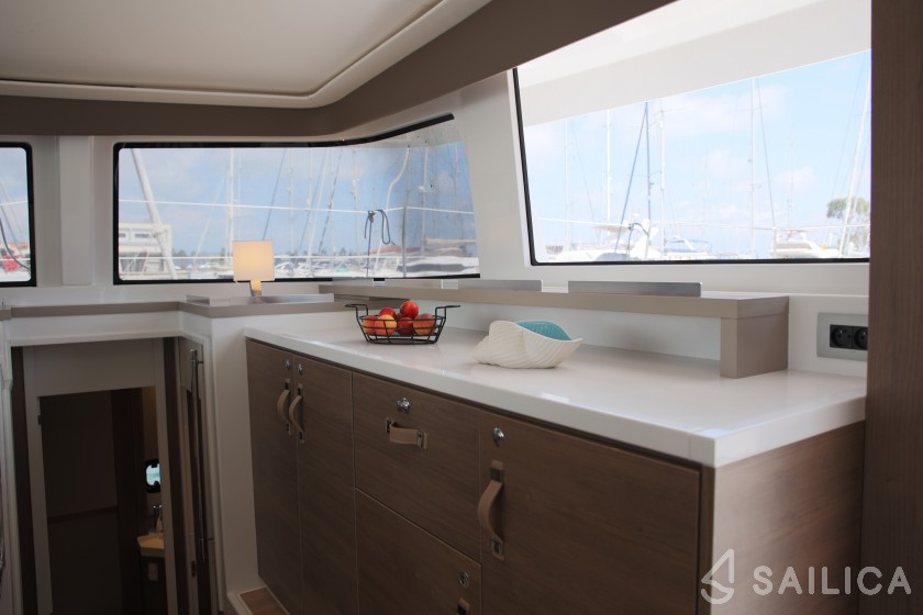 Bali 4.6 - Yacht Charter Sailica