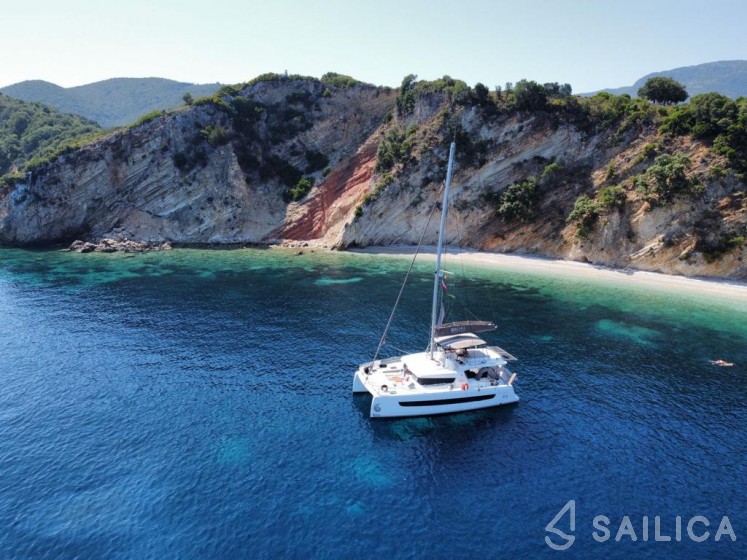 Bali 4.6 - Yacht Charter Sailica