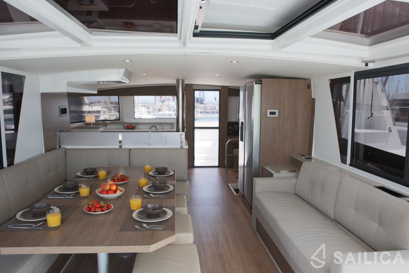 Bali 4.6 - Yacht Charter Sailica