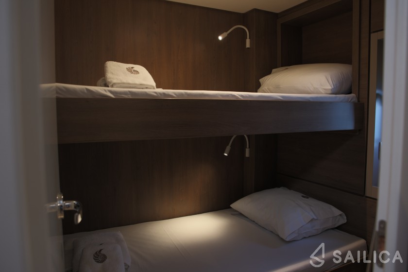 Bali 4.6 - Yacht Charter Sailica