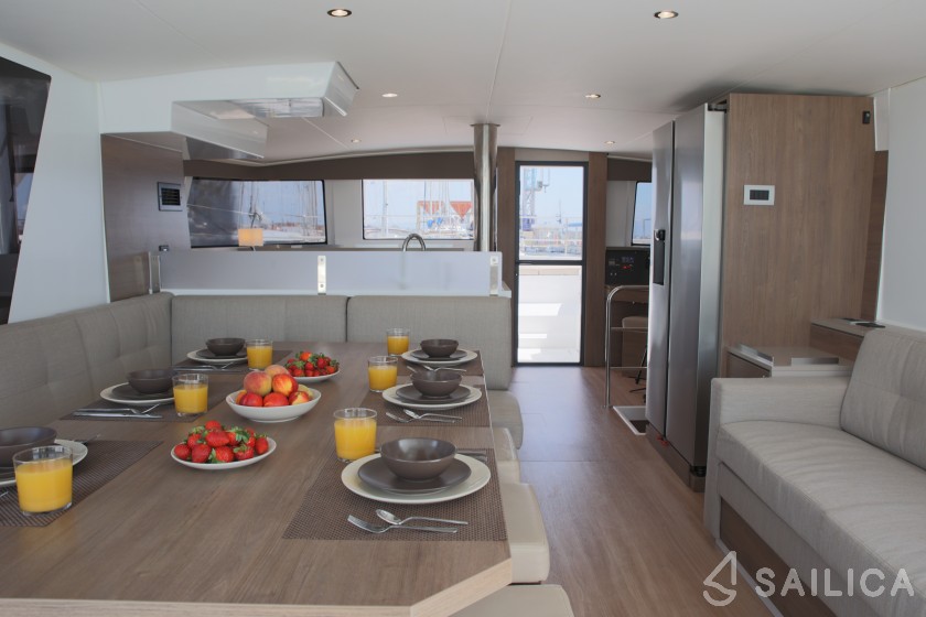 Bali 4.6 - Yacht Charter Sailica