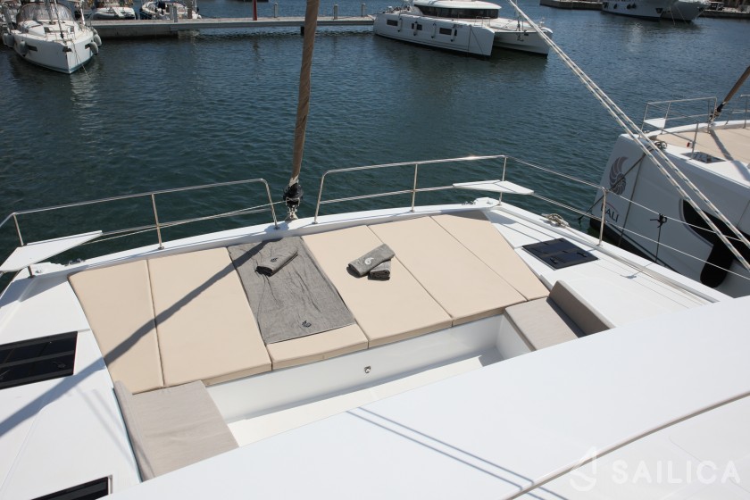 Bali 4.6 - Yacht Charter Sailica