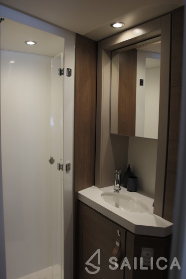 Bali 4.6 - Yacht Charter Sailica