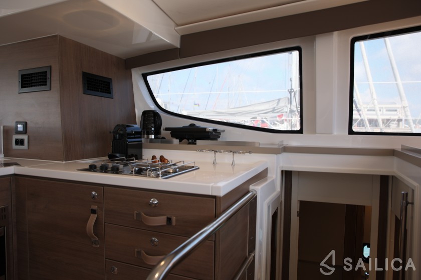 Bali 4.6 - Yacht Charter Sailica