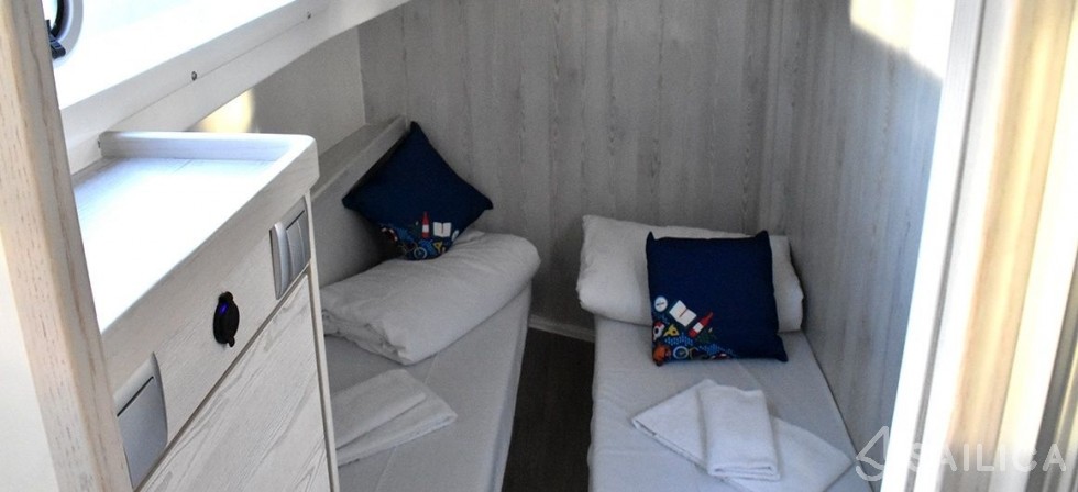 Le Boat Horizon 5 - Yacht Charter Sailica
