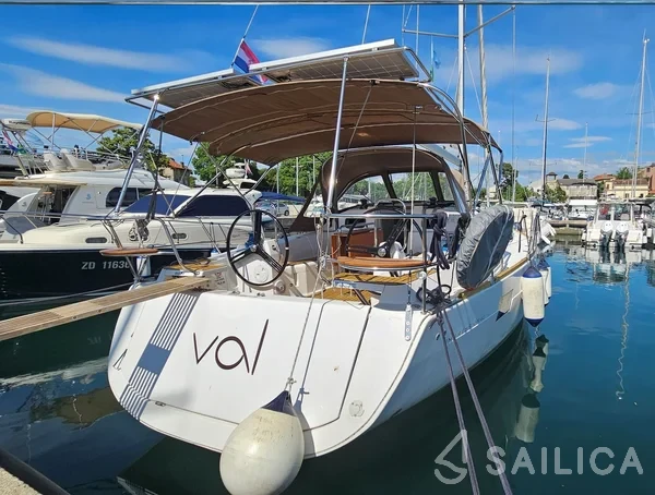 Elan 40 Impression - Yacht Charter Sailica