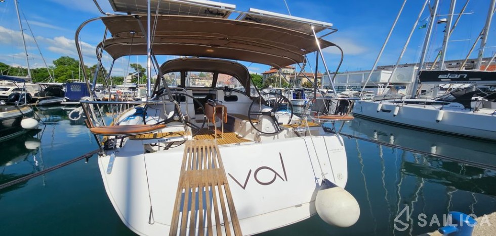 Elan 40 Impression - Yacht Charter Sailica