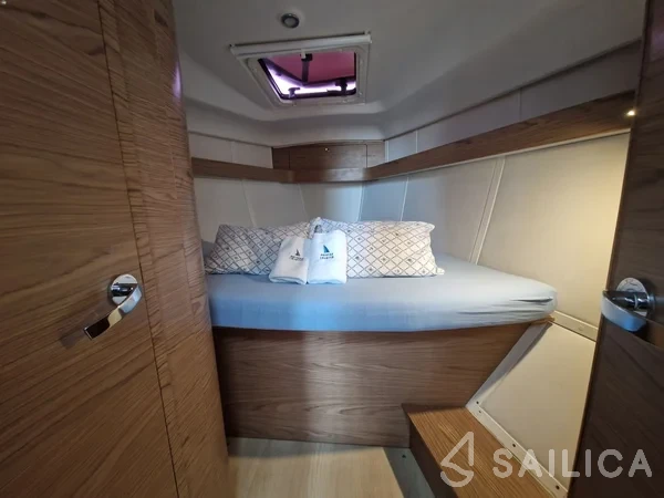 Elan 40 Impression - Yacht Charter Sailica