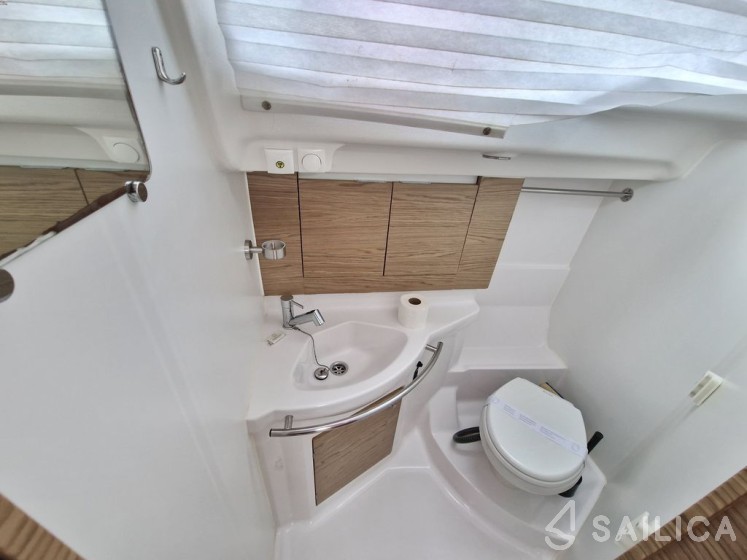 Elan 40 Impression - Yacht Charter Sailica