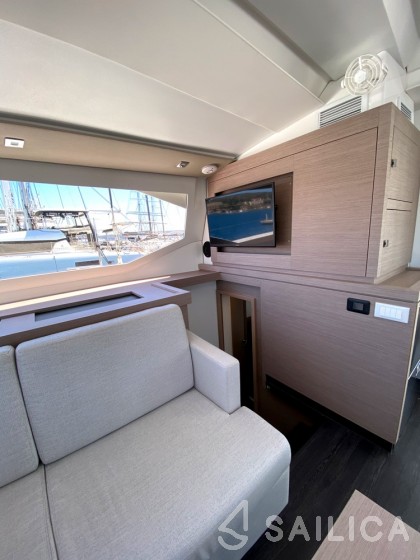 Astréa 42 - Yacht Charter Sailica