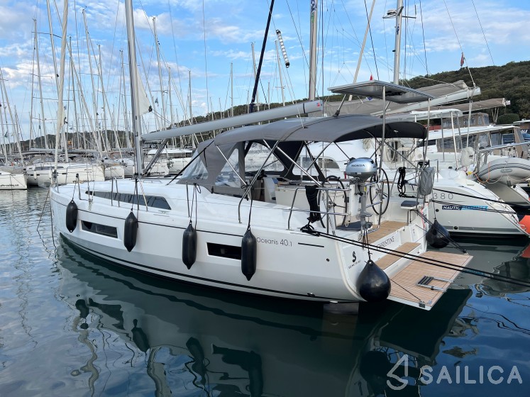 Oceanis 40.1 - Yacht Charter Sailica