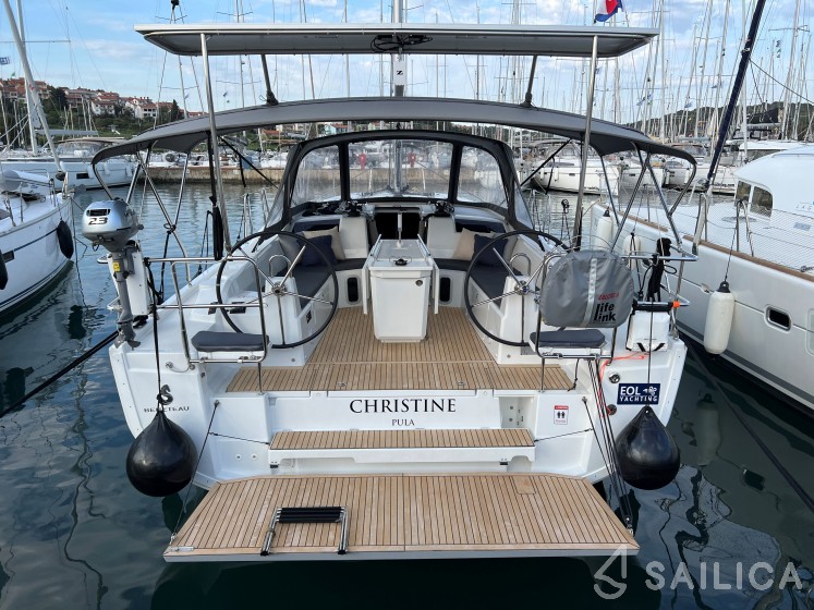 Oceanis 40.1 - Yacht Charter Sailica