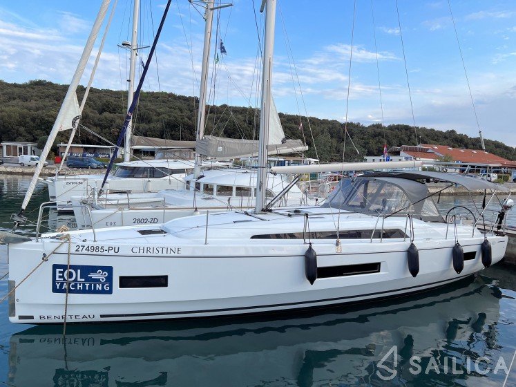 Oceanis 40.1 - Yacht Charter Sailica