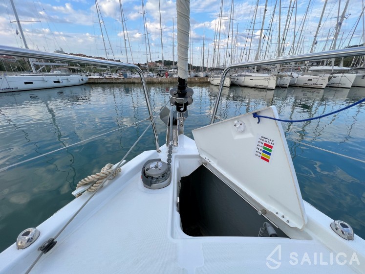 Oceanis 40.1 - Yacht Charter Sailica
