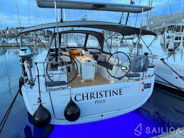 Oceanis 40.1 - Yacht Charter Sailica