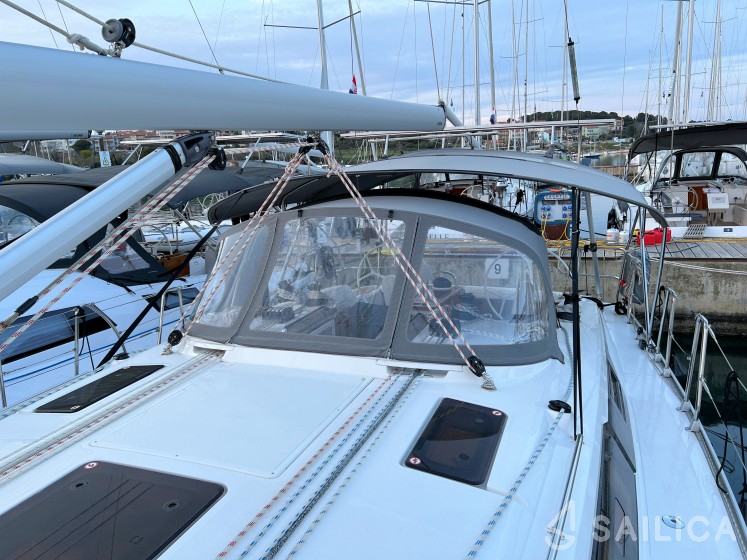 Bavaria 41 Cruiser - Yacht Charter Sailica