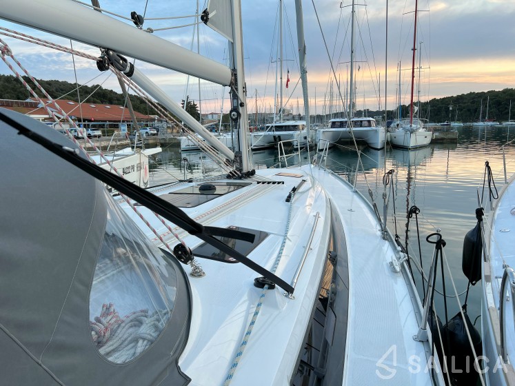 Bavaria 41 Cruiser - Yacht Charter Sailica