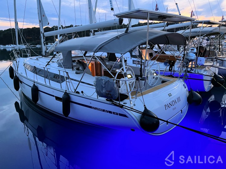 Bavaria 41 Cruiser - Yacht Charter Sailica