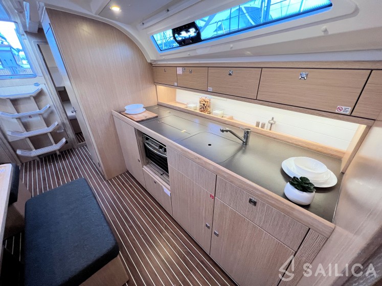 Bavaria 41 Cruiser - Yacht Charter Sailica