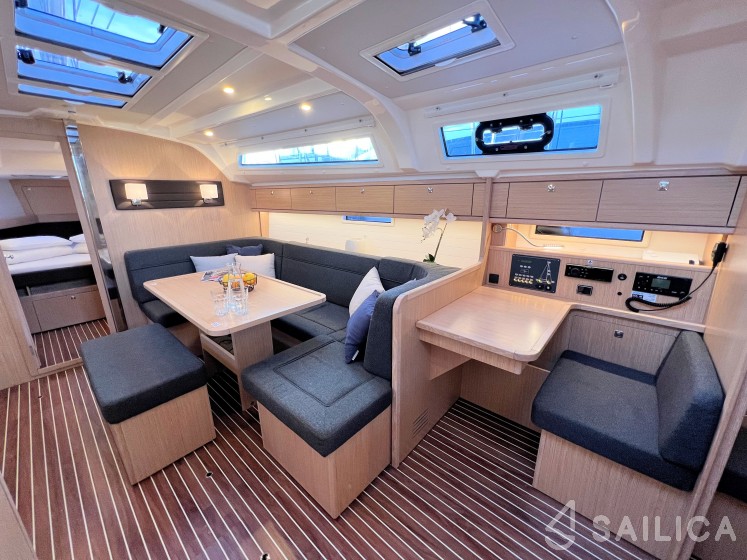 Bavaria 41 Cruiser - Yacht Charter Sailica