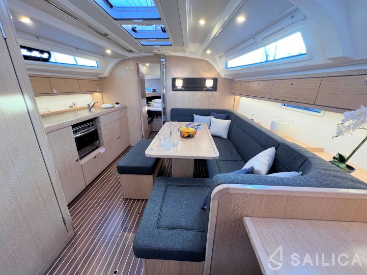 Bavaria 41 Cruiser - Yacht Charter Sailica