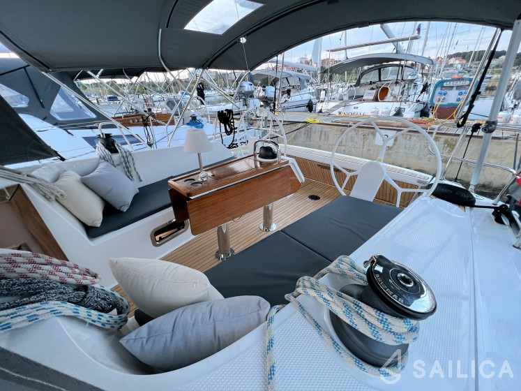 Bavaria 41 Cruiser - Yacht Charter Sailica