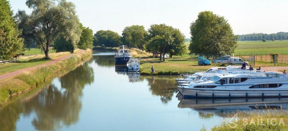 Le Boat Magnifique - Yacht Charter Sailica