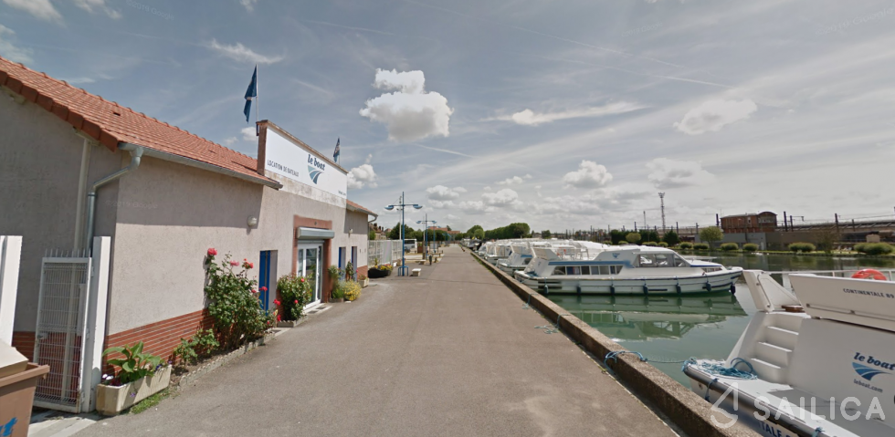 Le Boat Magnifique - Yacht Charter Sailica