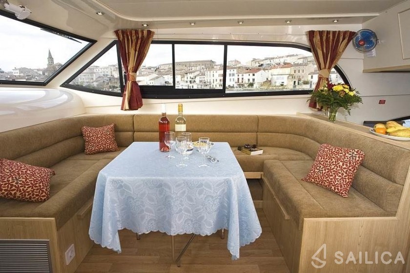 Le Boat Mystique - Yacht Charter Sailica