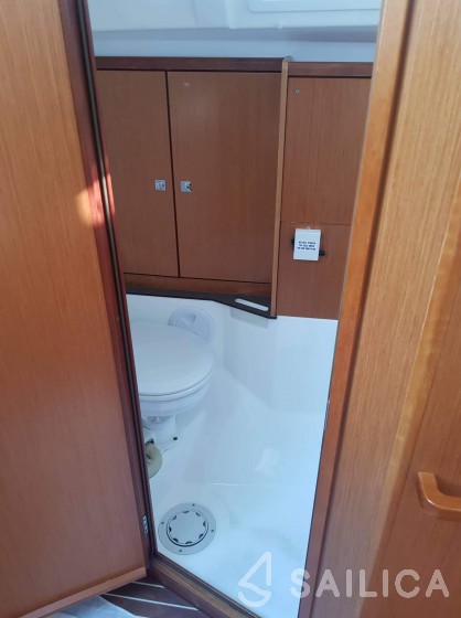Bavaria 37 Cruiser - Yacht Charter Sailica