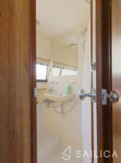 Le Boat Royal Classique - Yacht Charter Sailica