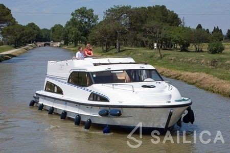 Le Boat Royal Mystique A - Yacht Charter Sailica