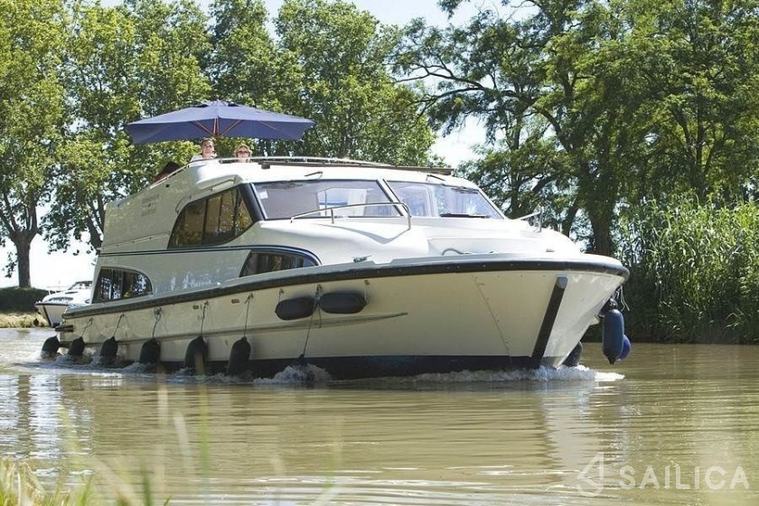 Le Boat Royal Mystique A - Yacht Charter Sailica