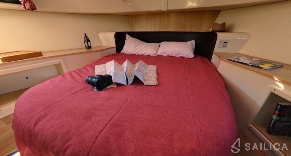 Le Boat Royal Mystique A - Yacht Charter Sailica