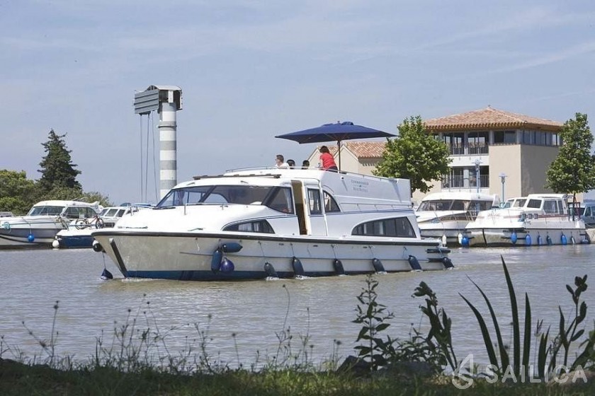 Le Boat Royal Mystique A - Yacht Charter Sailica