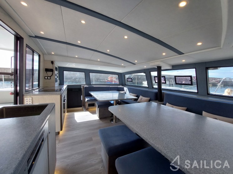 Luna 47 - Yacht Charter Sailica