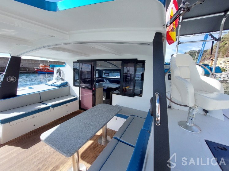 Luna 47 - Yacht Charter Sailica