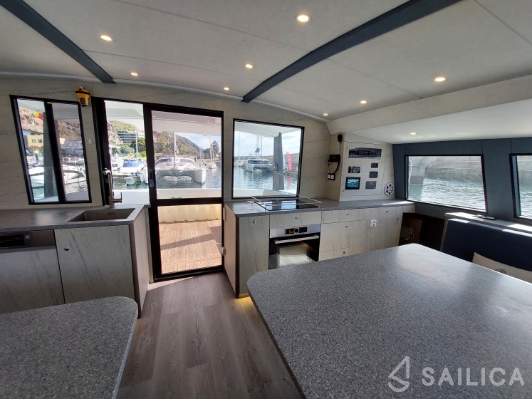 Luna 47 - Yacht Charter Sailica