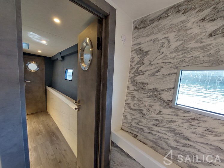 Luna 47 - Yacht Charter Sailica