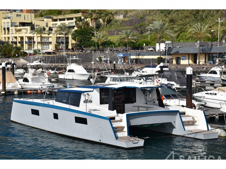 Luna 47 - Yacht Charter Sailica